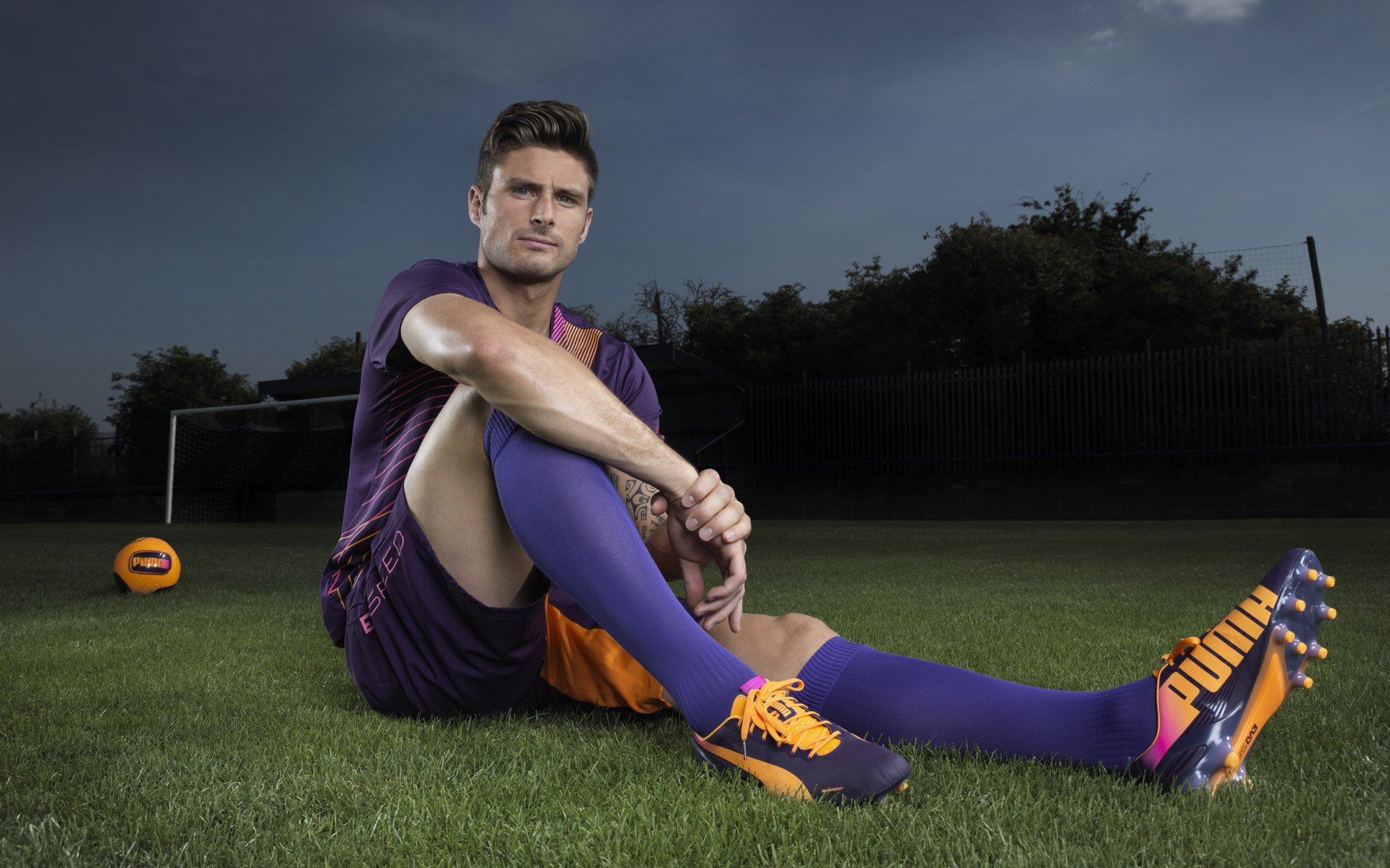 伊朗队中场罗德里格斯在巴黎奥运会上展现出强大的组织能力,伊朗总统内甲德